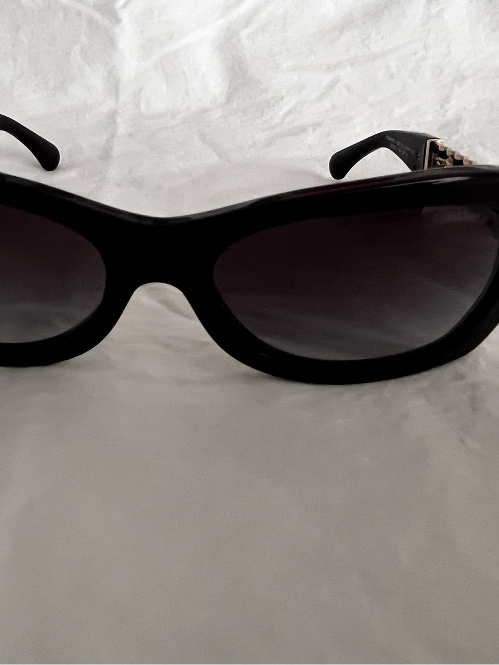 RARE CHANEL CH5537-Q Leather Woven Chain Temple Oval Sunglasses – Color 1461/S6